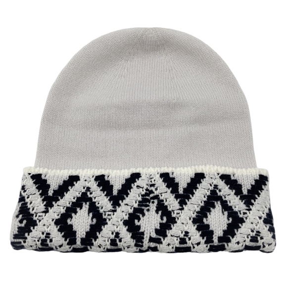 CHANEL GREY / NAVY / SILVER METALLIC CC LOGO CASHMERE KNIT BEANIE AND ARM WARMER - Picture 3 of 14